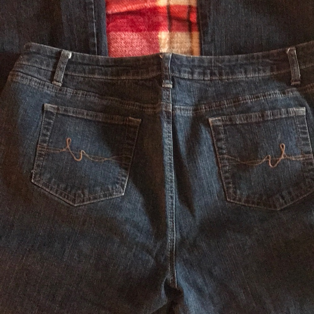 Woman’s Jeans - Picture 3 of 5